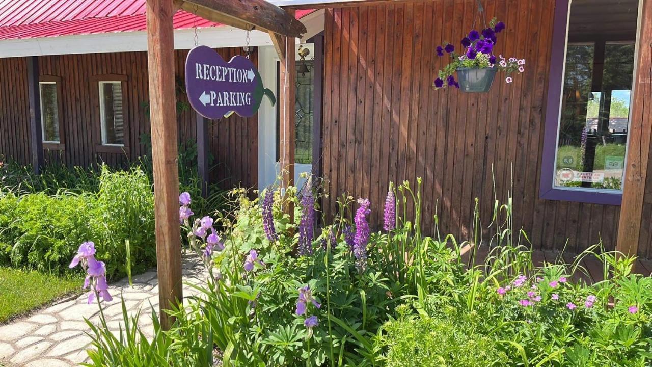 Отель L'Aubergine Saint Hilarion Экстерьер фото